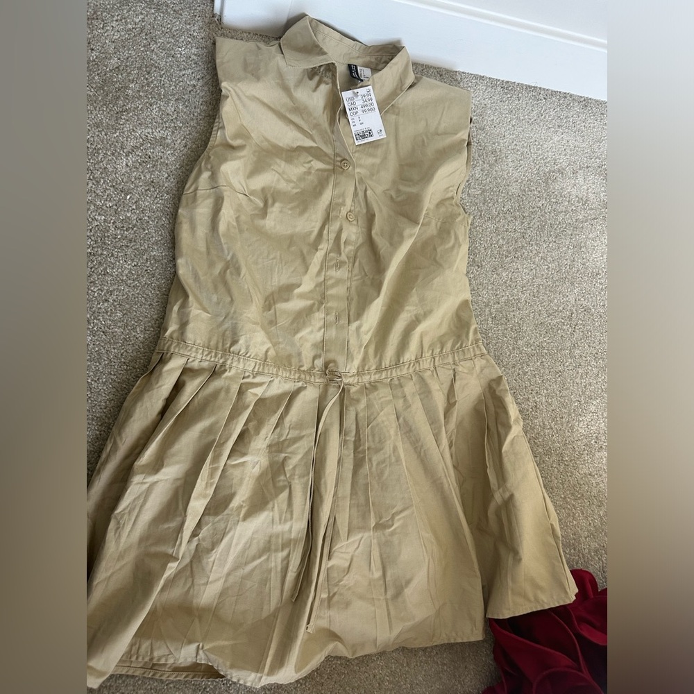 Dress - Picture 5 of 6